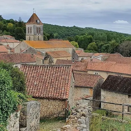 Gite Coquille Saint Jacques Nanteuil-en-Vallée Exterior foto